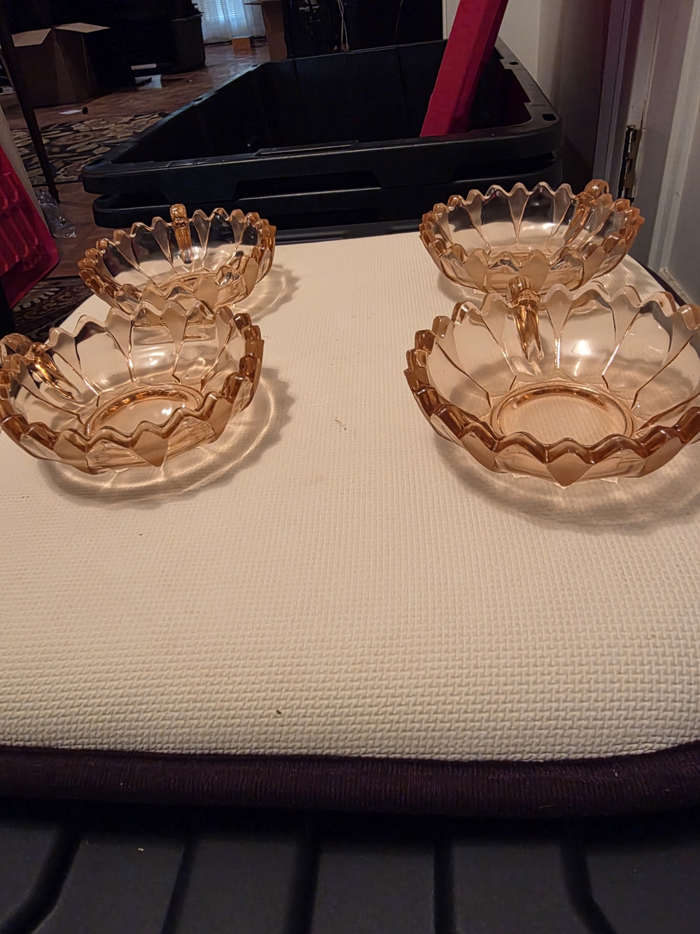 Set of 4 Peach Glass Scalloped Bowls
